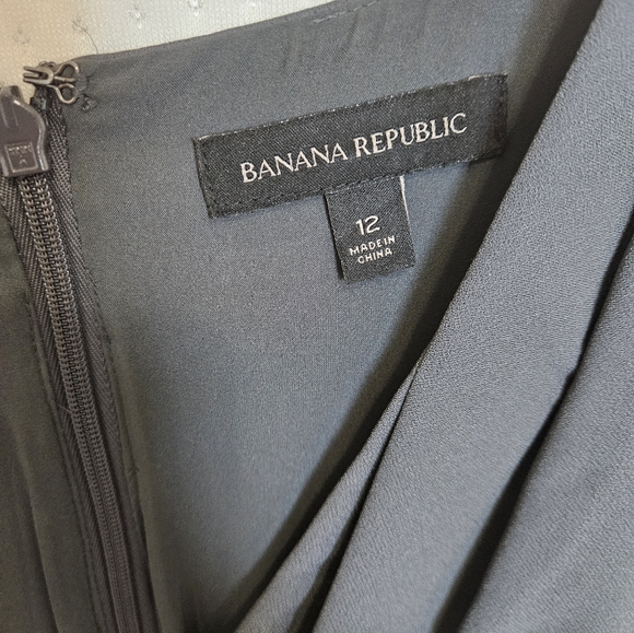 Like New: Banana Republic V Neck Midi Sleeveless Business Fit and Flare Dress - Picture 5 of 8